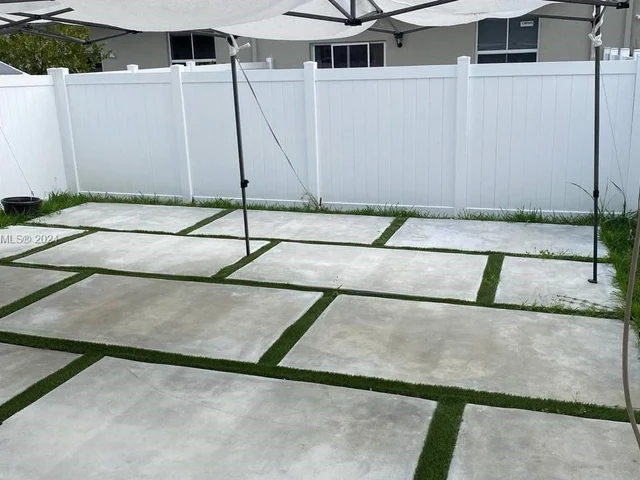 838 SE 17th St, Homestead FL 33034