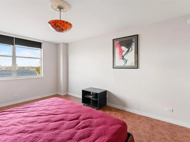 251 174th St # 319, Sunny Isles Beach FL 33160