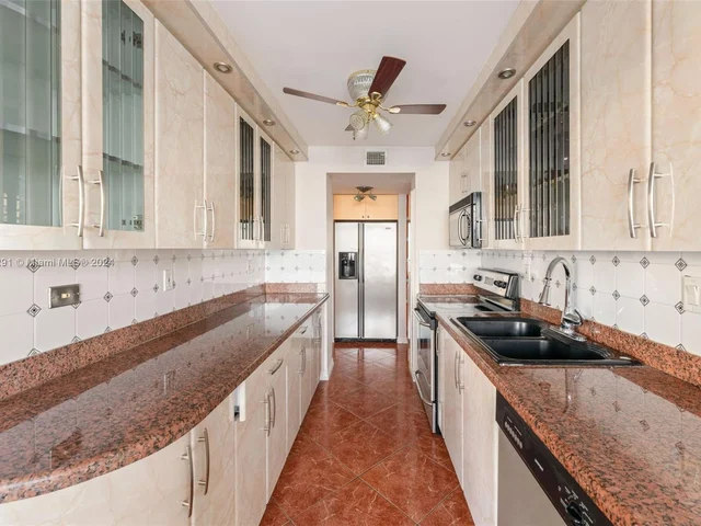 251 174th St # 319, Sunny Isles Beach FL 33160