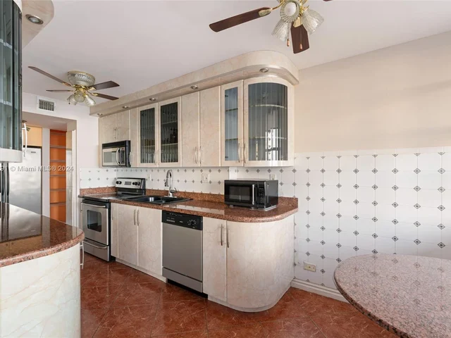 251 174th St # 319, Sunny Isles Beach FL 33160