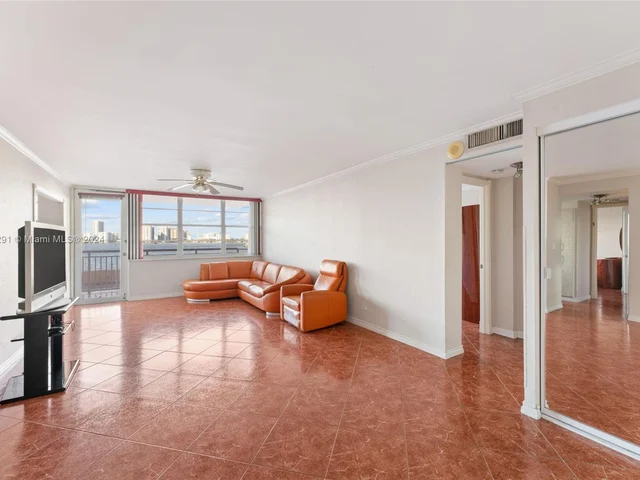 251 174th St # 319, Sunny Isles Beach FL 33160