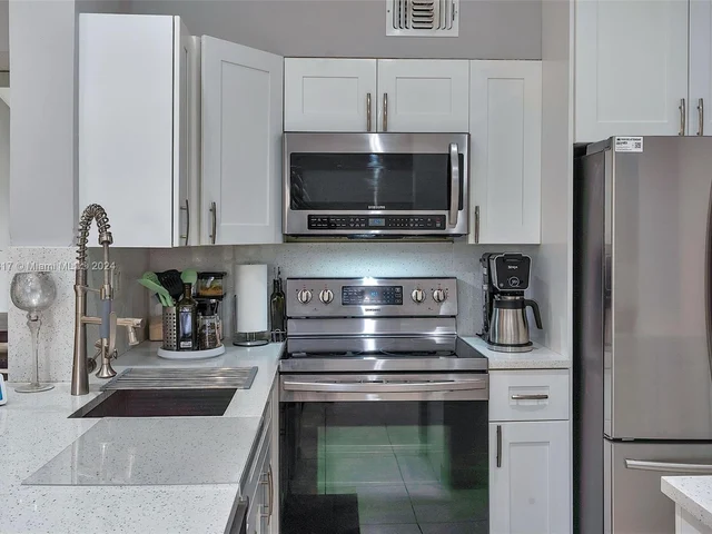 3001 N Oakland Forest Dr # 301, Oakland Park FL 33309