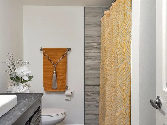 3001 N Oakland Forest Dr # 301, Oakland Park FL 33309