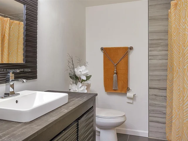 3001 N Oakland Forest Dr # 301, Oakland Park FL 33309