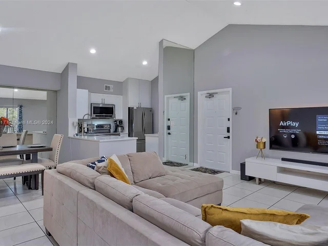 3001 N Oakland Forest Dr # 301, Oakland Park FL 33309