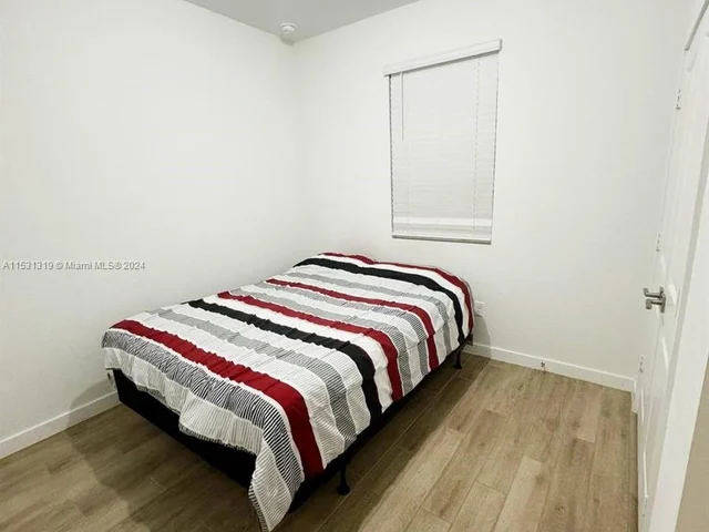 848 SE 17th St # 1, Homestead FL 33034