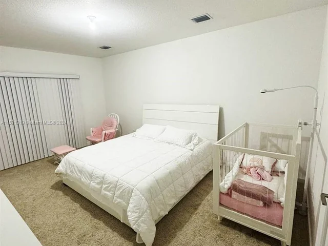 848 SE 17th St # 1, Homestead FL 33034