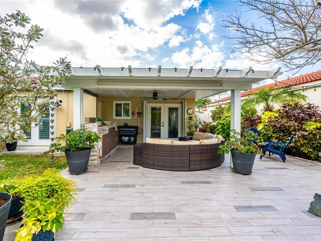 17543 SW 142nd Ct, Miami FL 33177