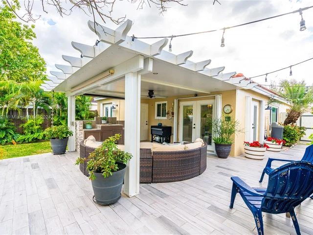 17543 SW 142nd Ct, Miami FL 33177