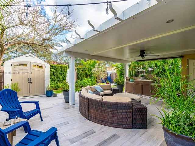 17543 SW 142nd Ct, Miami FL 33177