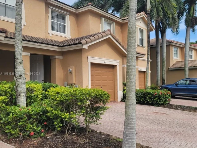 933 NE 42nd Ave, Homestead FL 33033