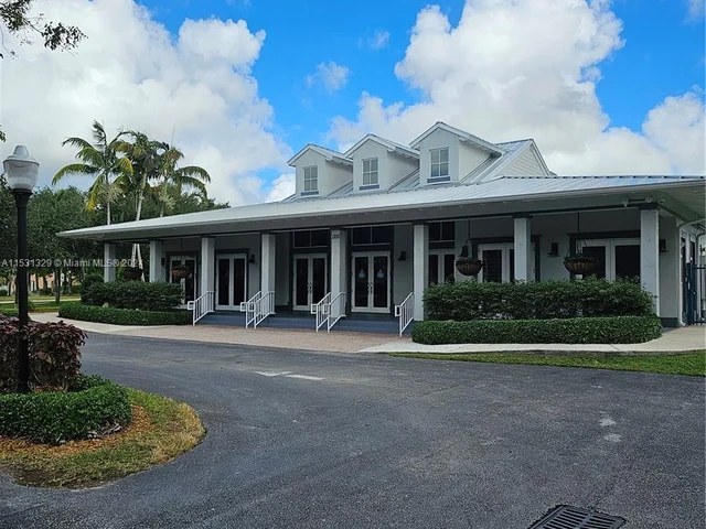 933 NE 42nd Ave, Homestead FL 33033