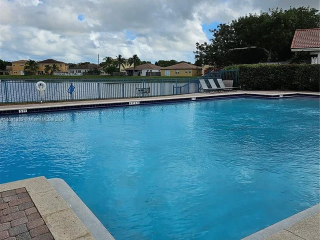 933 NE 42nd Ave, Homestead FL 33033