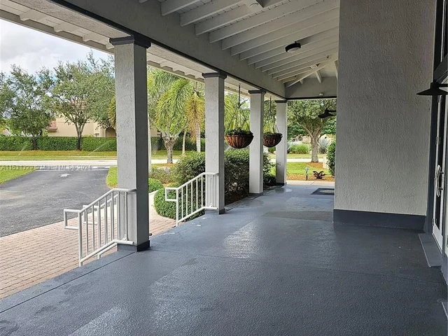 933 NE 42nd Ave, Homestead FL 33033