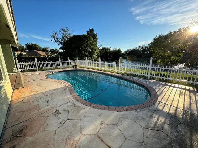 1574 NW 103 Ter, Coral Springs FL 33071