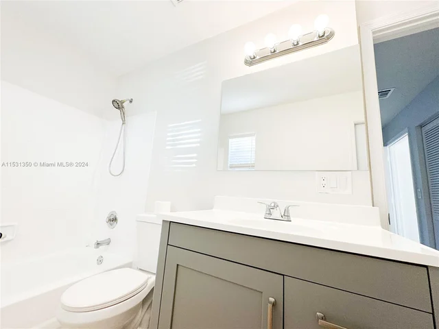 1574 NW 103 Ter, Coral Springs FL 33071