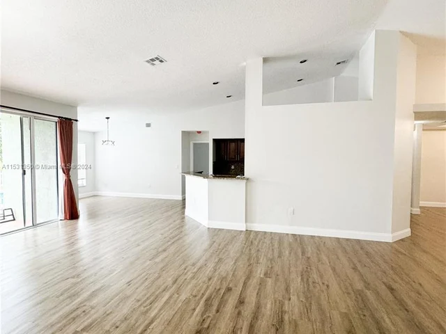 1574 NW 103 Ter, Coral Springs FL 33071