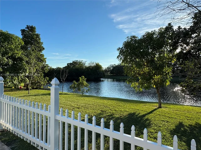 1574 NW 103 Ter, Coral Springs FL 33071