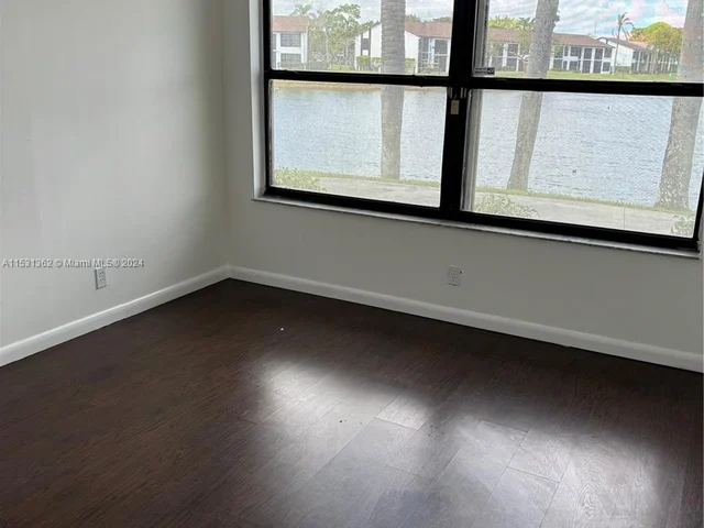 206 Lake Pointe Dr # 105, Oakland Park FL 33309