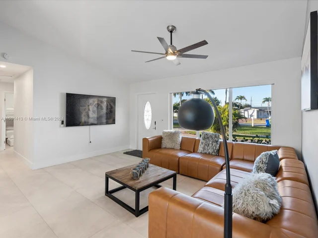 8660 Johnson St, Pembroke Pines FL 33024