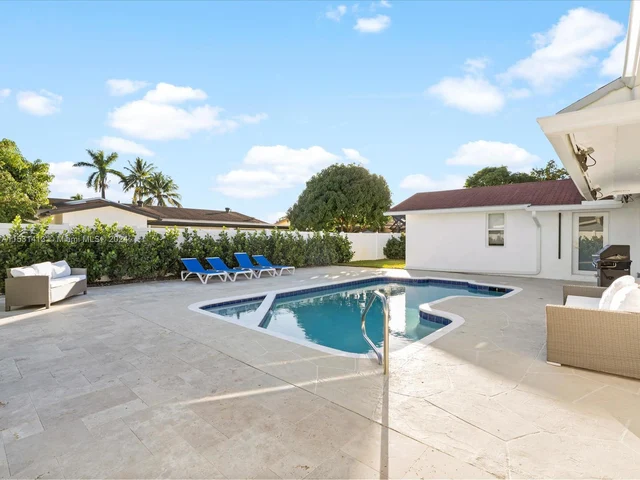 8660 Johnson St, Pembroke Pines FL 33024