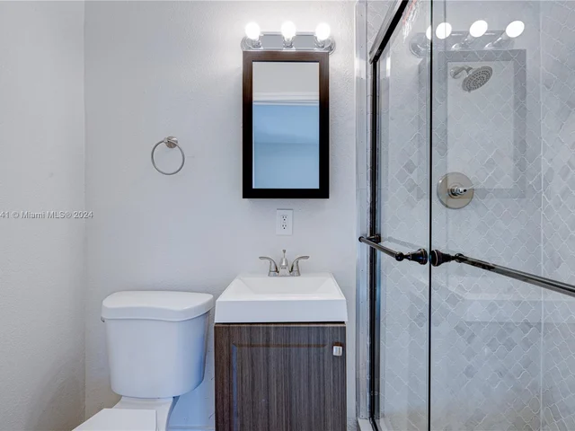 422 31st St, West Palm Beach FL 33407