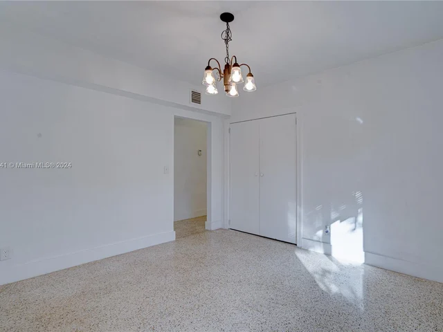 422 31st St, West Palm Beach FL 33407