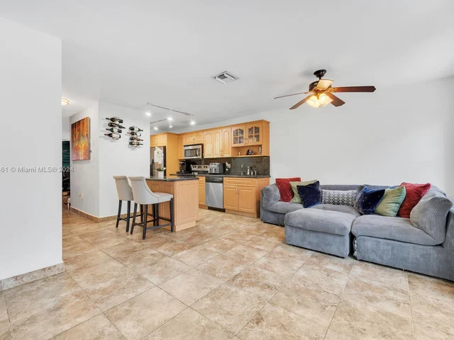 1141 NW 126th Pl, Miami FL 33182