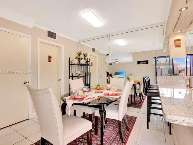 5541 NW 61st Pl, Tamarac FL 33319