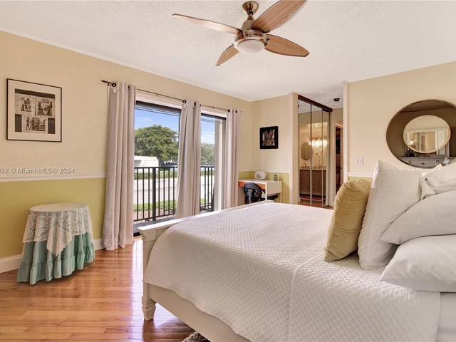 5541 NW 61st Pl, Tamarac FL 33319