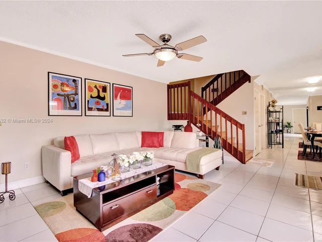 5541 NW 61st Pl, Tamarac FL 33319