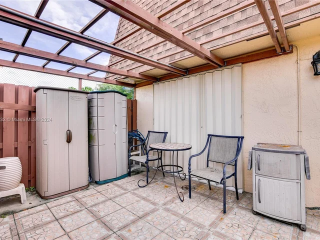 5541 NW 61st Pl, Tamarac FL 33319