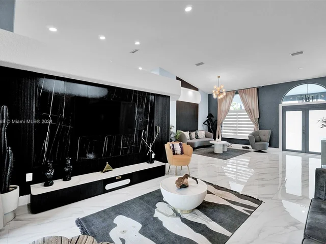 12950 NW 6th St, Miami FL 33182