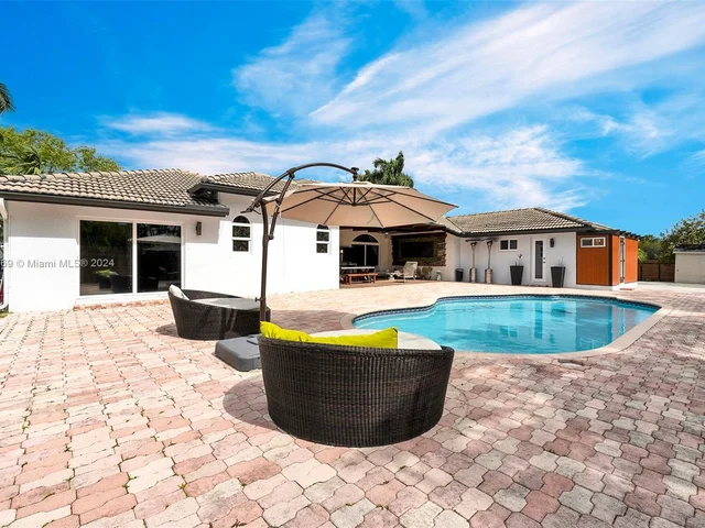 12950 NW 6th St, Miami FL 33182