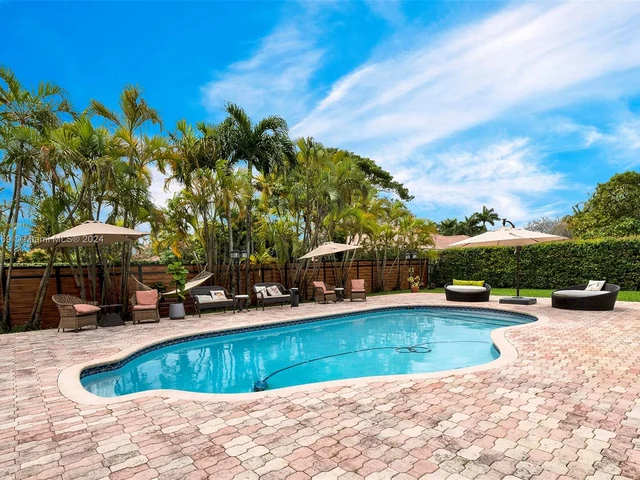 12950 NW 6th St, Miami FL 33182