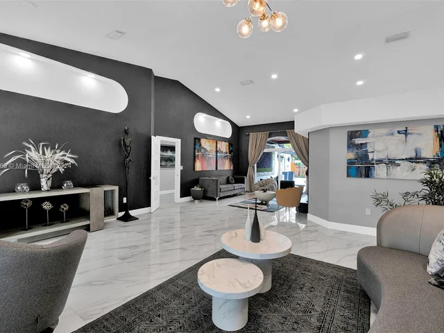 12950 NW 6th St, Miami FL 33182