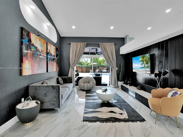 12950 NW 6th St, Miami FL 33182