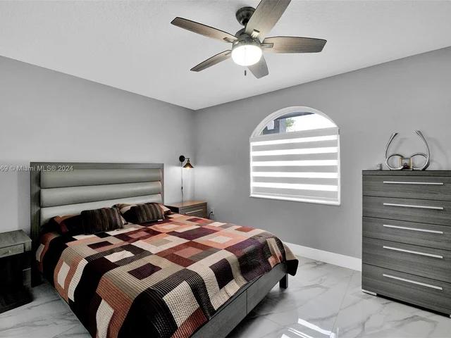 12950 NW 6th St, Miami FL 33182