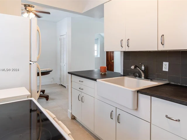 1195 Marseille Dr # 5, Miami Beach FL 33141