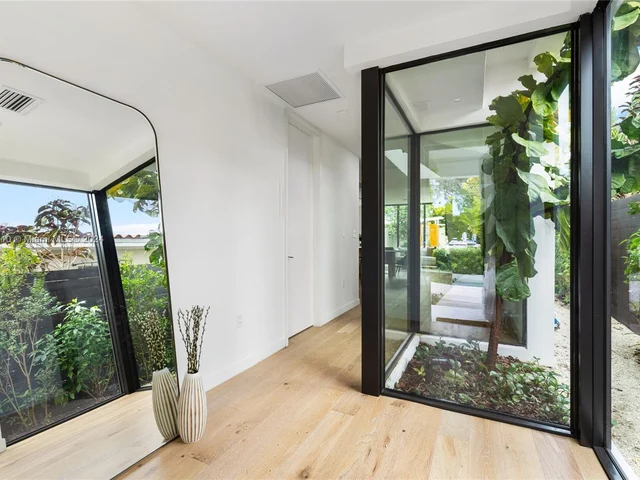 1661 SW 19th Ter, Miami FL 33145