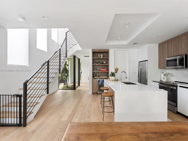 1661 SW 19th Ter, Miami FL 33145