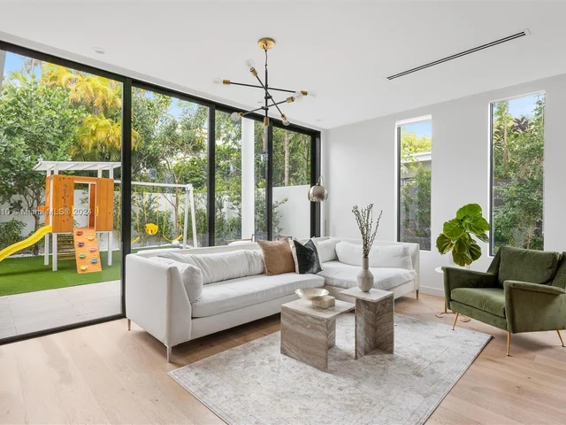 1661 SW 19th Ter, Miami FL 33145