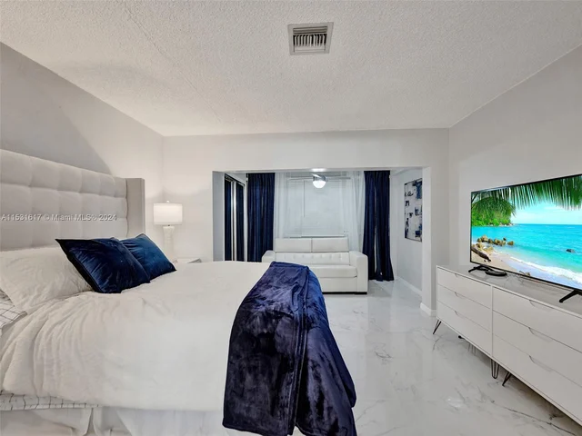 1801 Presidential Way # D202, West Palm Beach FL 33401