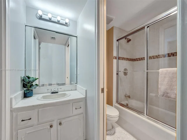 1801 Presidential Way # D202, West Palm Beach FL 33401