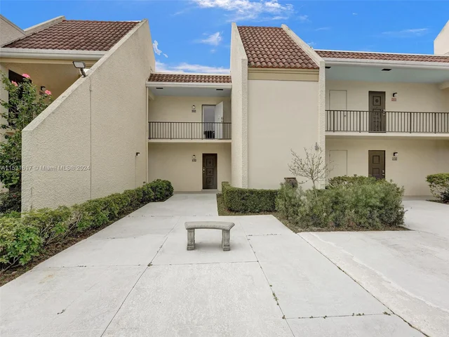 1801 Presidential Way # D202, West Palm Beach FL 33401