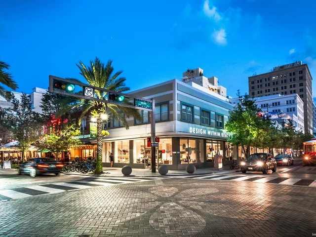 1801 Presidential Way # D202, West Palm Beach FL 33401