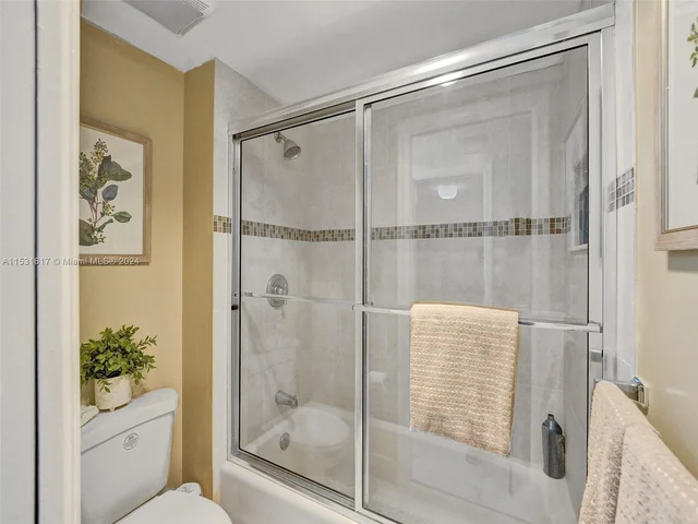 1801 Presidential Way # D202, West Palm Beach FL 33401