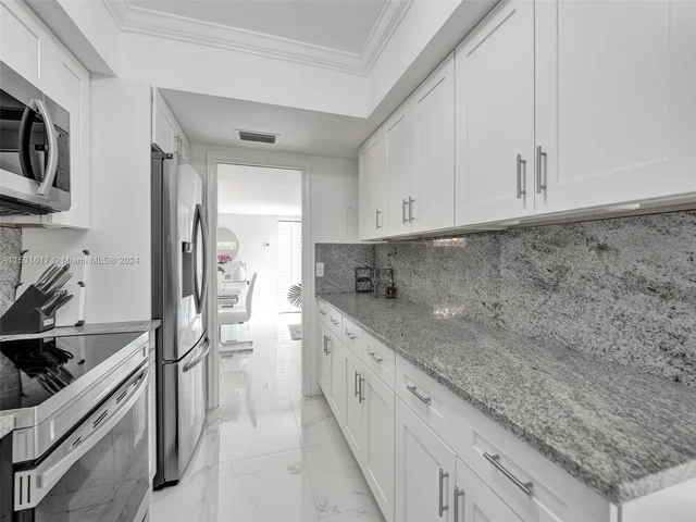 1801 Presidential Way # D202, West Palm Beach FL 33401