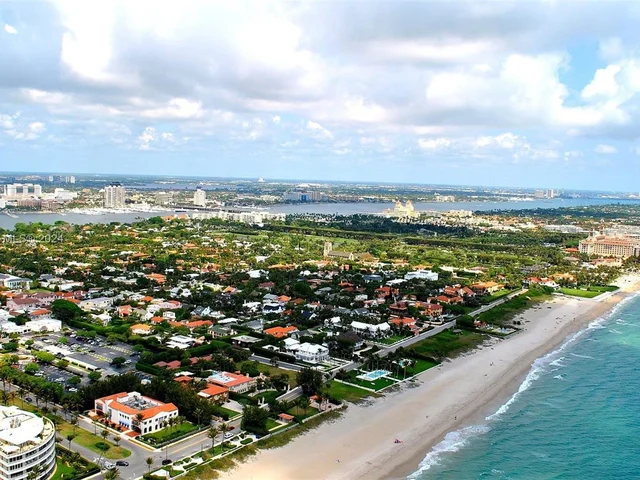 1801 Presidential Way # D202, West Palm Beach FL 33401