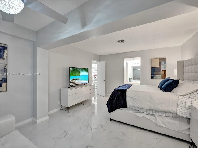 1801 Presidential Way # D202, West Palm Beach FL 33401